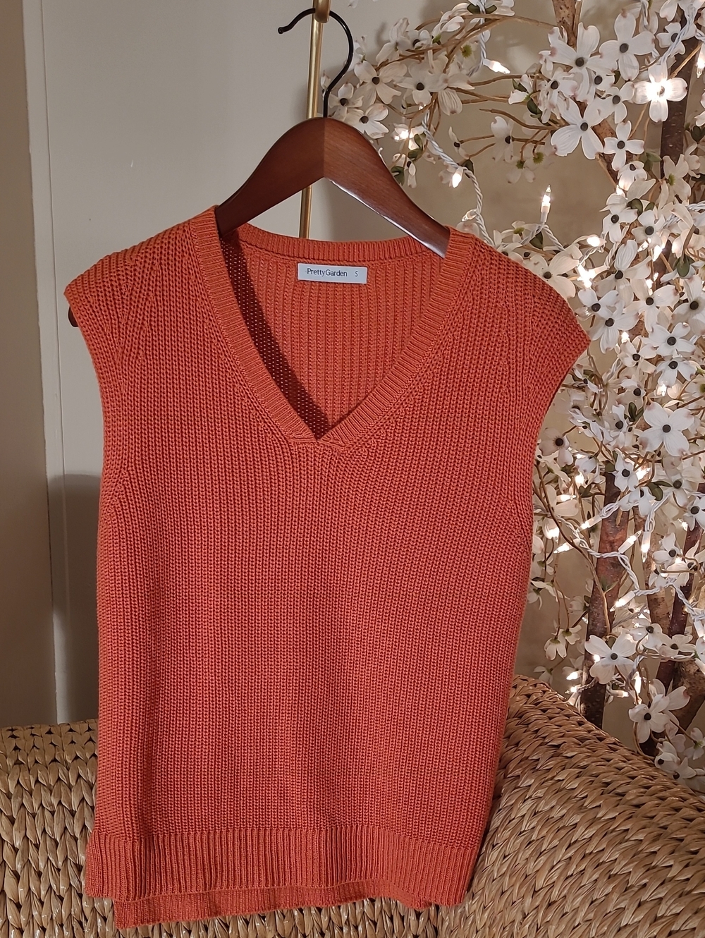 Coral/ Salmon/Orange Sleeveless V-Neck Knit Sweater